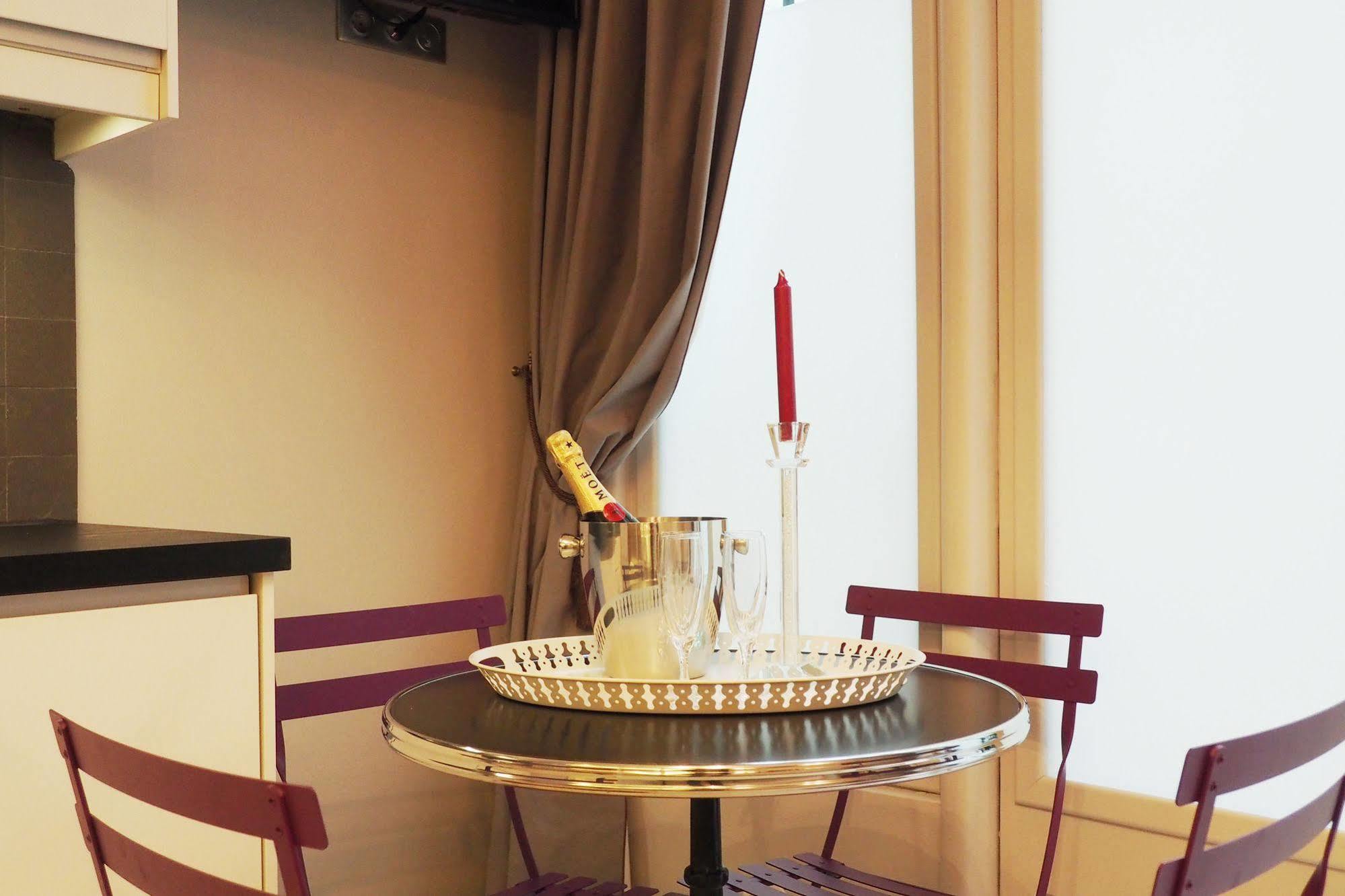 Palais Royal Chicsuites Paris Exteriör bild